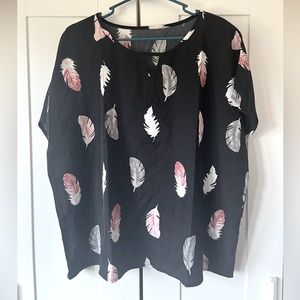 New in bag lightweight keyhole blouse with feather design